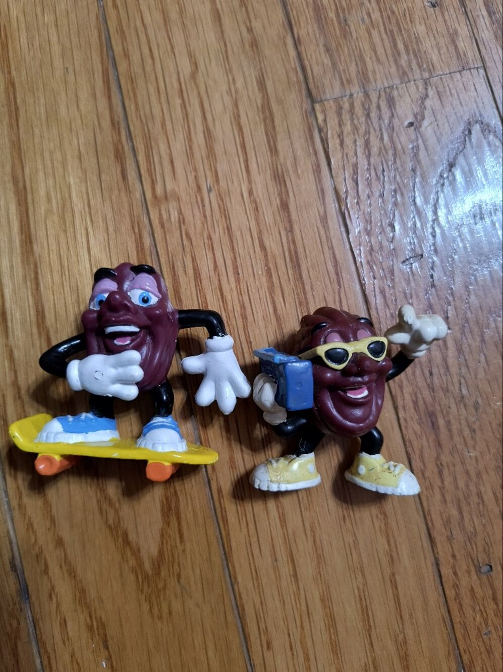 Bundle lot of 2 California Raisin 2" plastic figures from 1988
